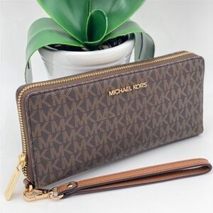 Michael Kors Large Continental Wallet Wristlet